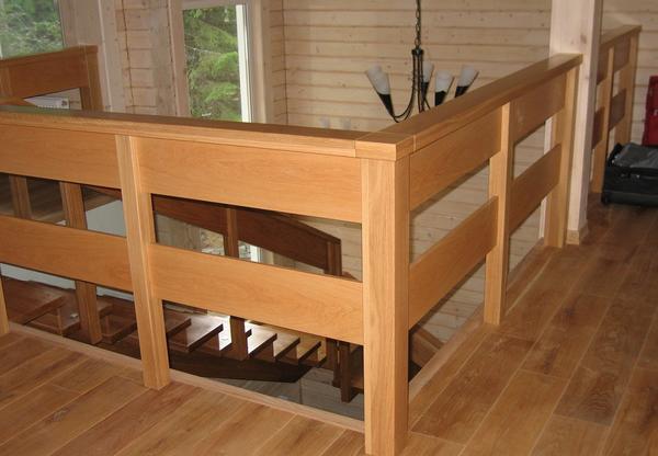 Деревянные перила для лестницы в частном доме - подробно