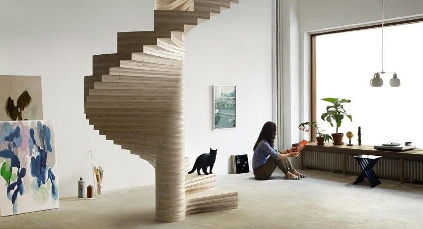 Компактная лестница на мансарду в маленьком доме - подробно