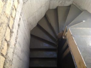 Лестница на второй этаж с забежными ступенями - подробно
