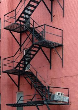 Лестницы пожарные наружные стационарные и ограждения крыш - как сделать