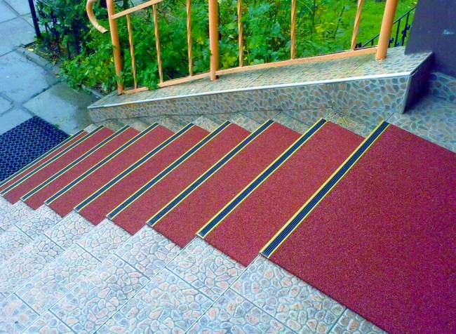 Плитка для лестницы на улице противоскольжения - методы